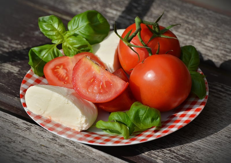 Avocado Caprese Salad
